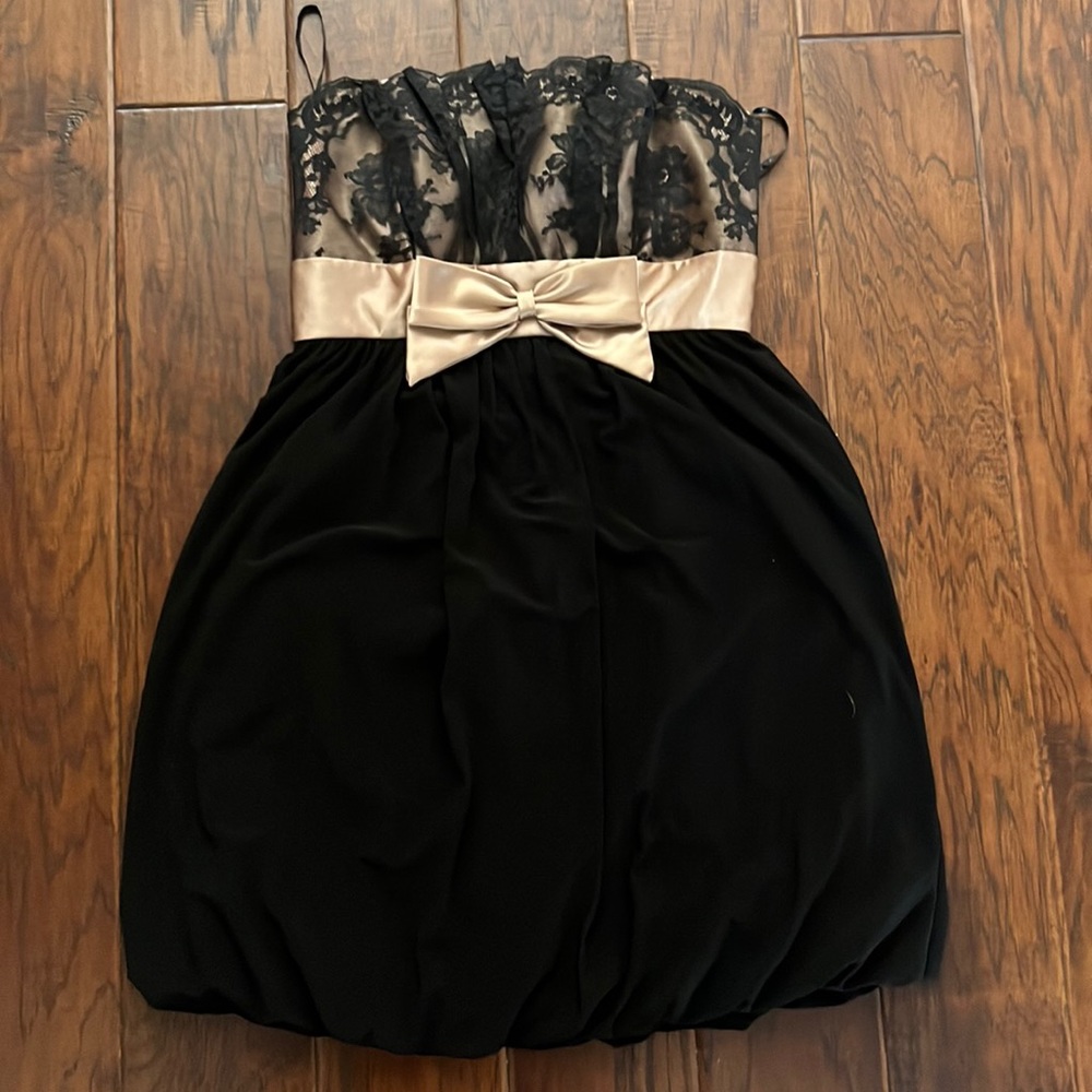 Beautiful lace top mid  length vintage Jessica McClintock Gunne dress
